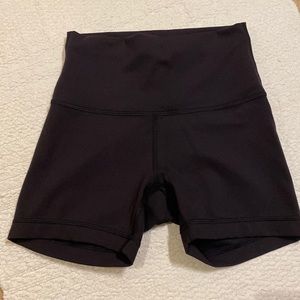 4’ Lululemon Wunder Train High-Rise Shorts